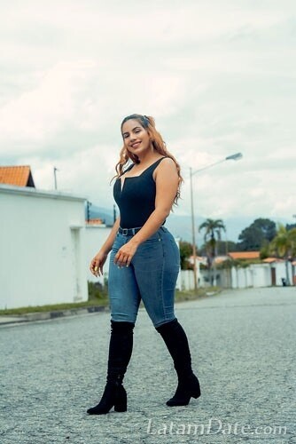 Mari Profile image 2