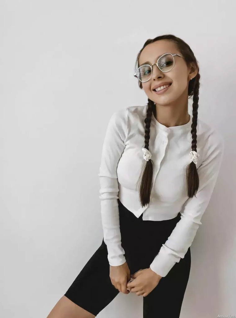 Yuliia Profile image 4