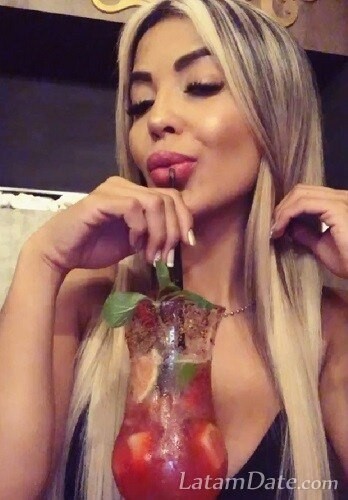 Carolina Profile image 1