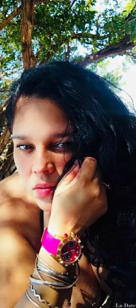 Laura Profile image 5