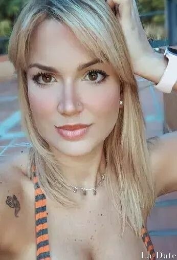 Vanessa Profile image 6