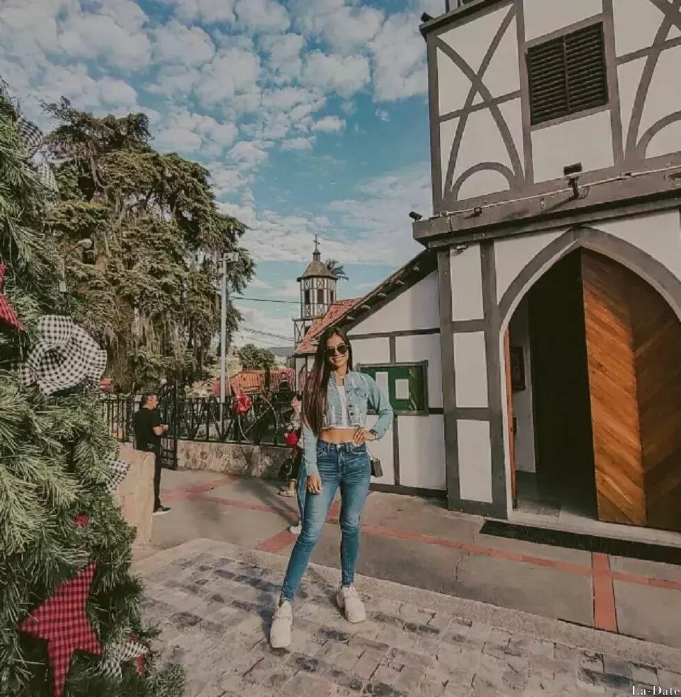 Alejandra Profile image 6