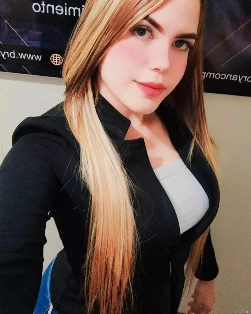 Karina Profile image 4