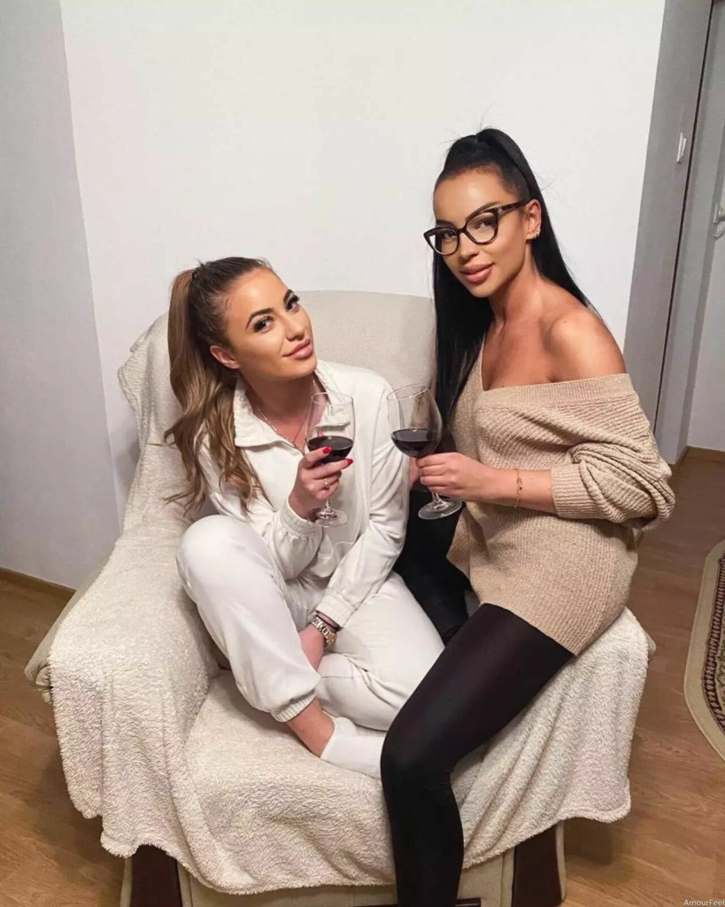 Claudia Profile image 4