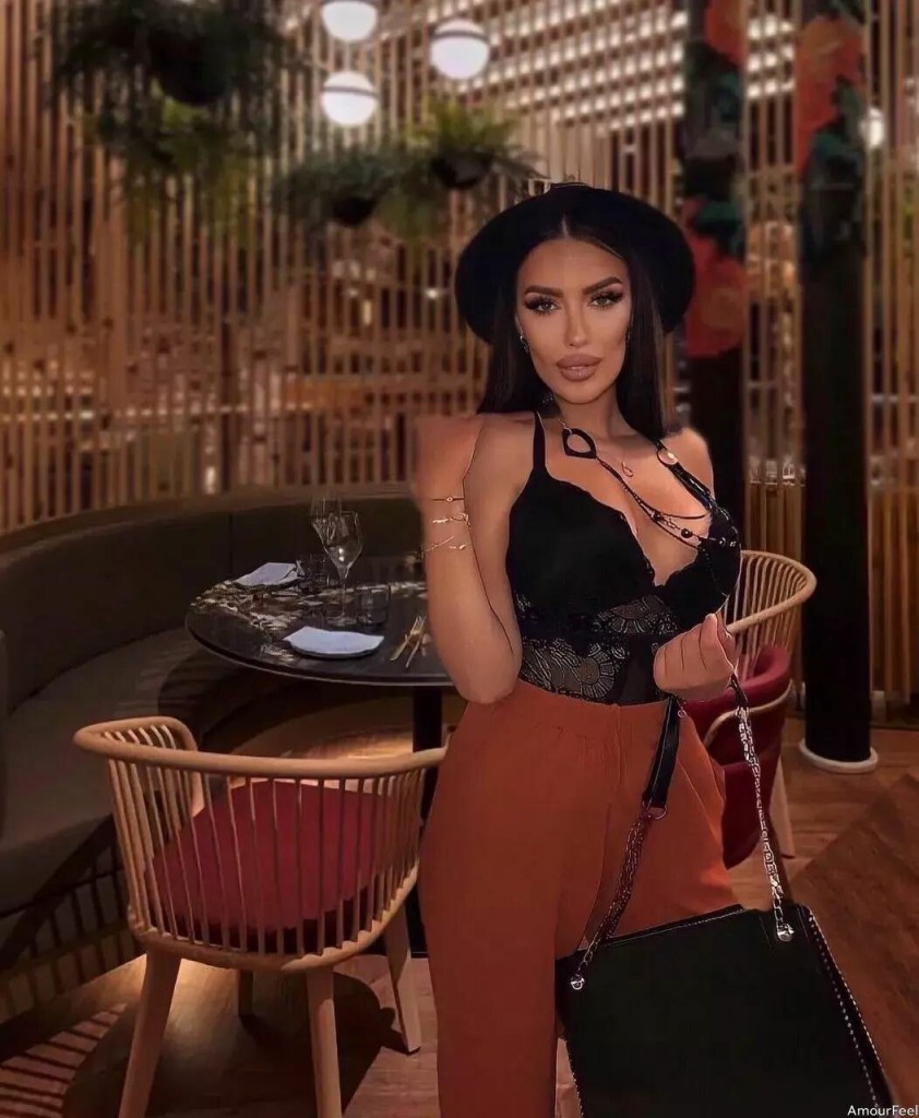 Alina Profile image 1