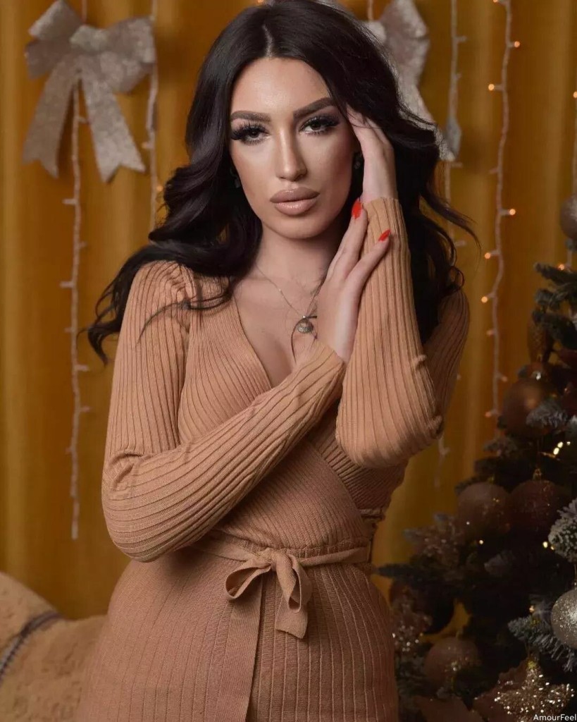 Alina Profile image 3