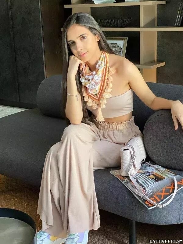 Stefania Profile image 5