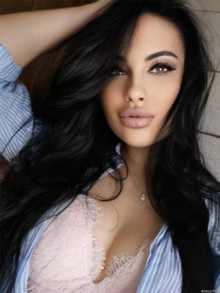 Elena Profile image 6