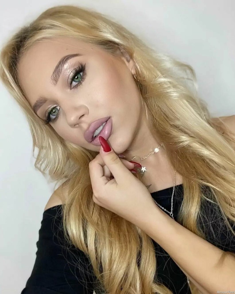 Valeria Profile image 5