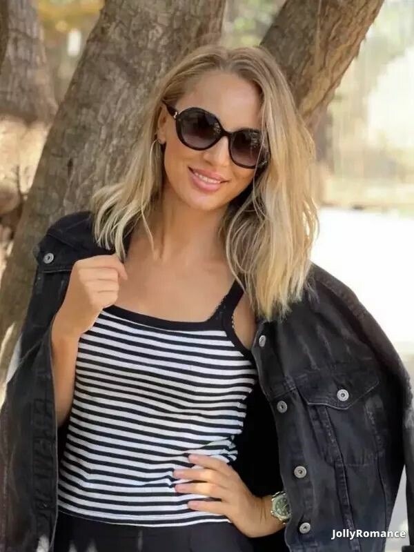 Elena Profile image 4