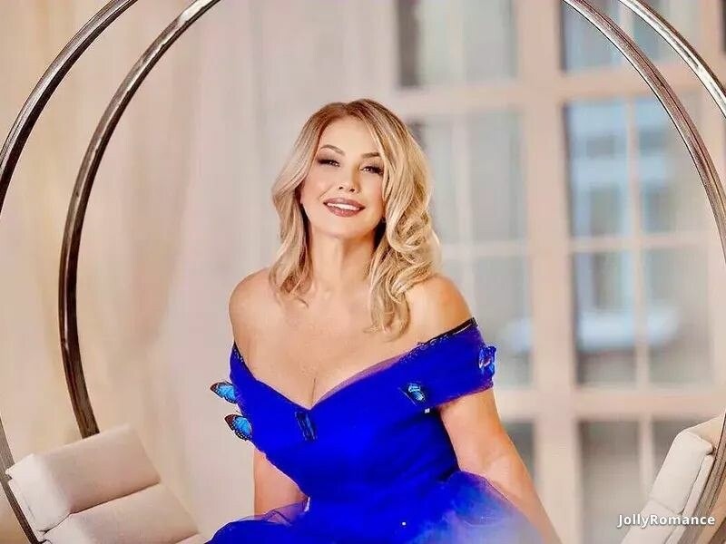 Nadia Profile image 2