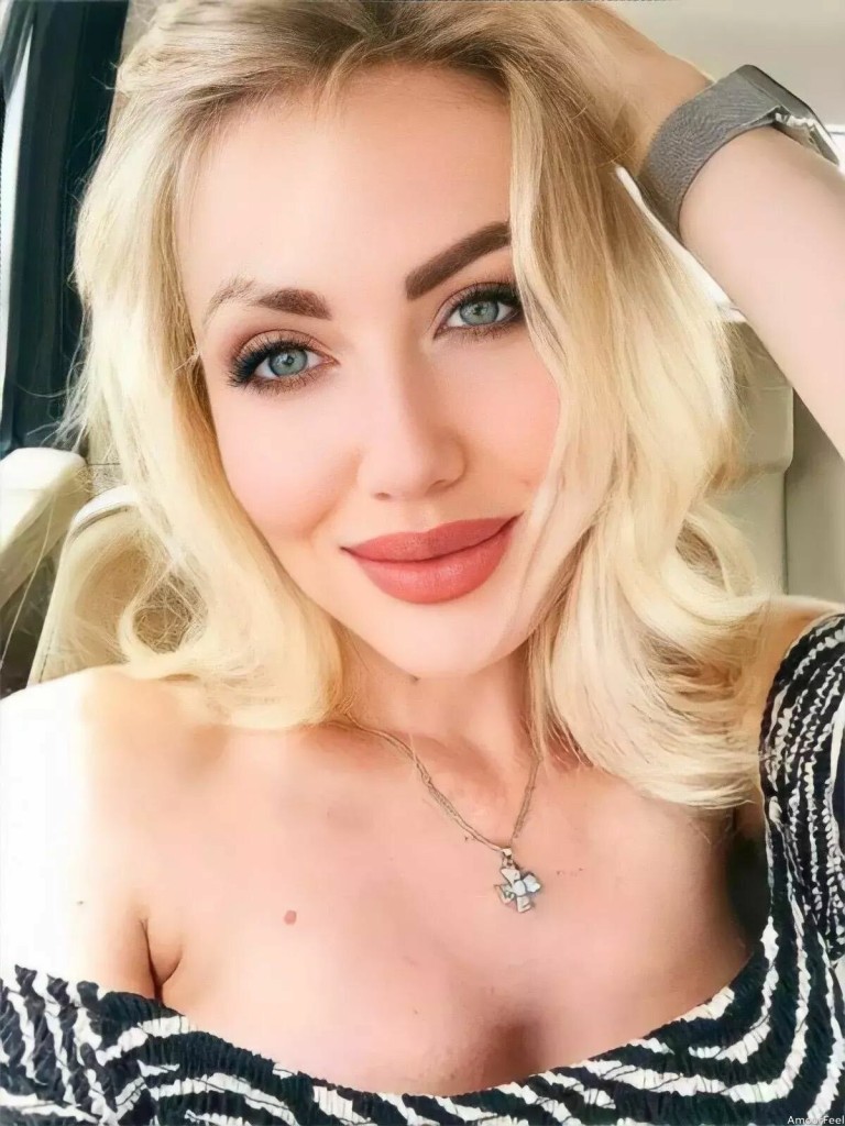 Nadia Profile image 4