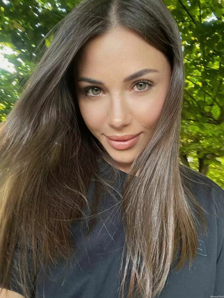 Ornella Profile image 6