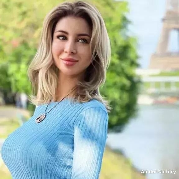 Yana Profile image 2