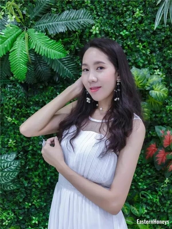 Lili Profile image 1