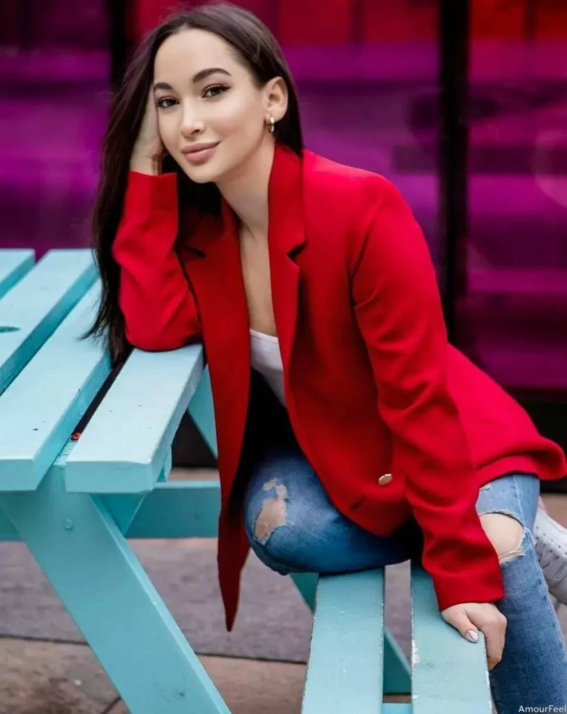 Yana Profile image 6