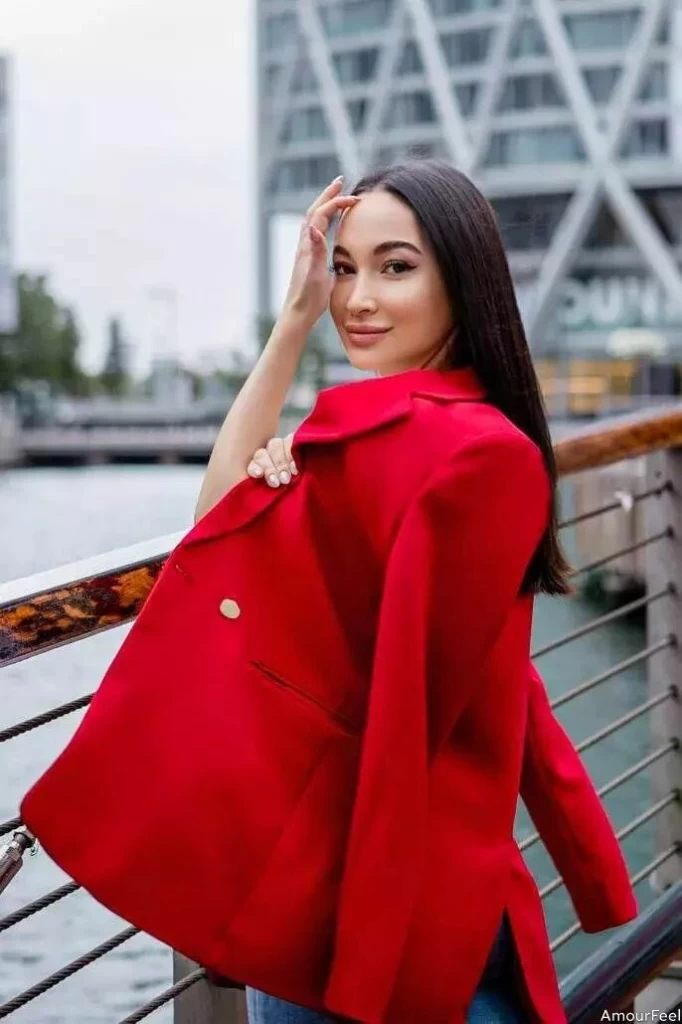 Yana Profile image 5