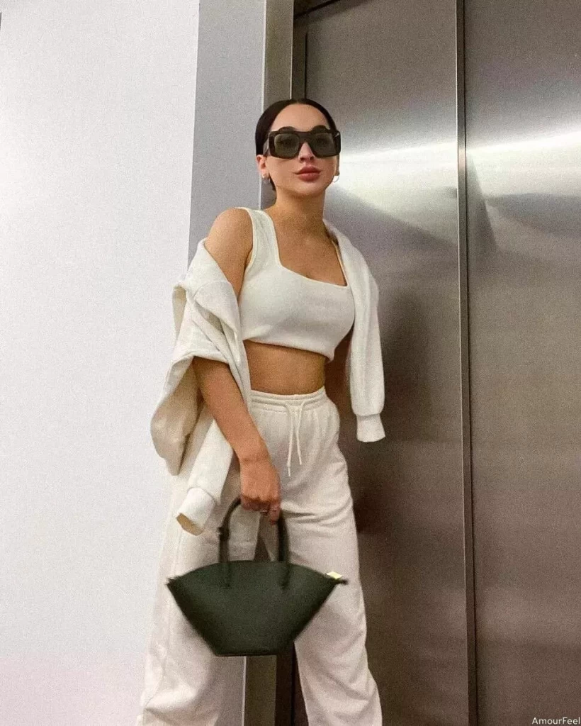 Yana Profile image 1