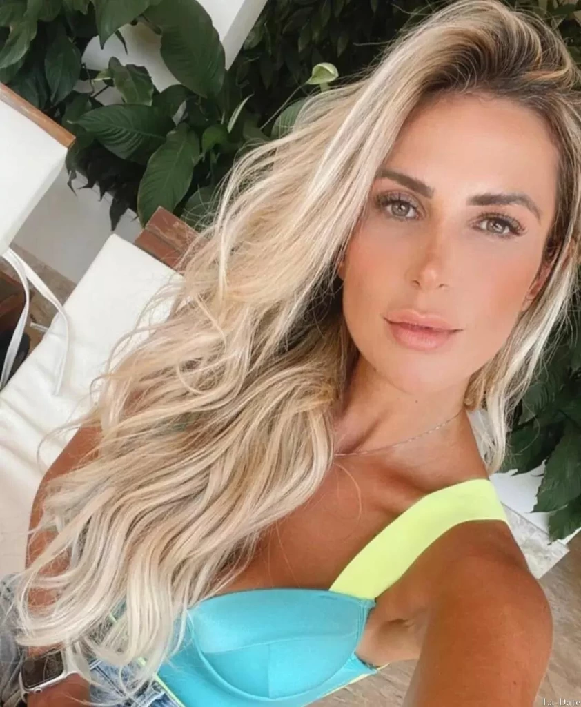 Mariana Profile image 6