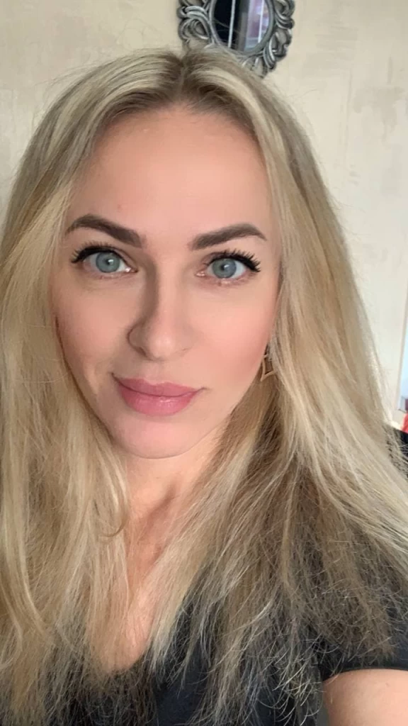 Marianna Profile image 7