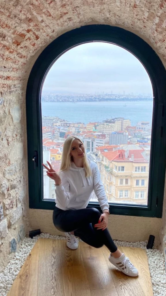 Anna Profile image 8