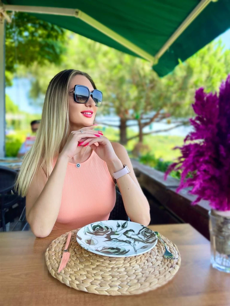 Anna Profile image 2