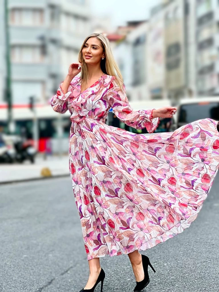 Anna Profile image 13