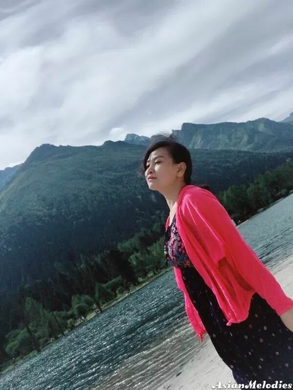 Alice Profile image 5