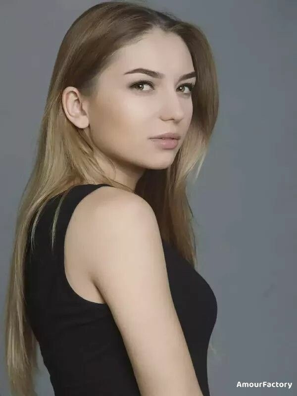 Julia Profile image 5