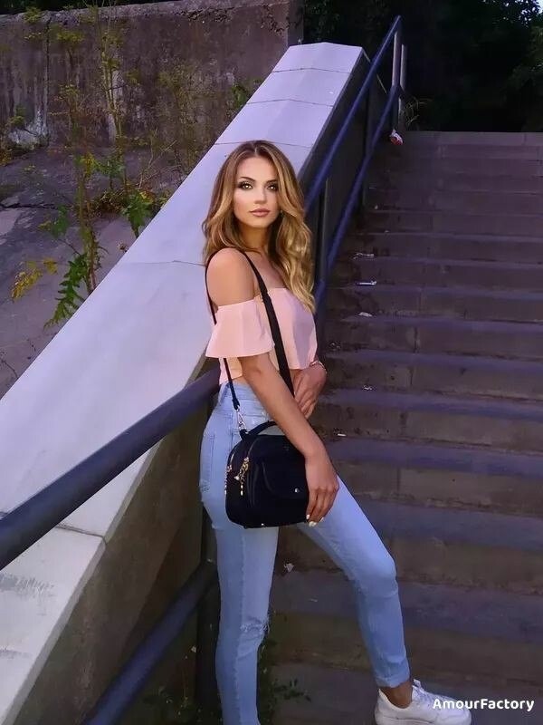 Anna Profile image 5