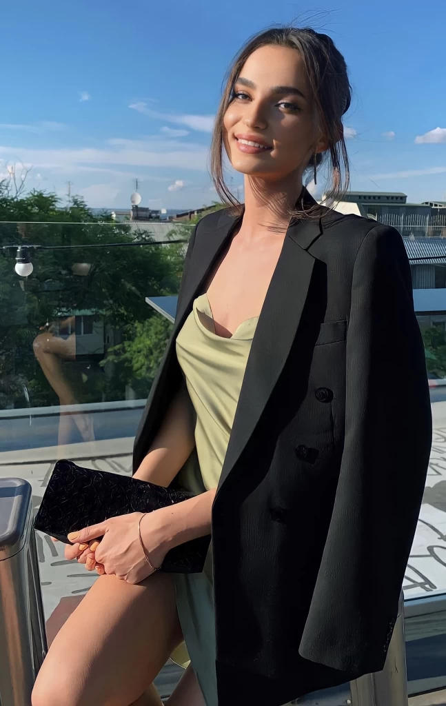 Yelyzaveta Profile image 7