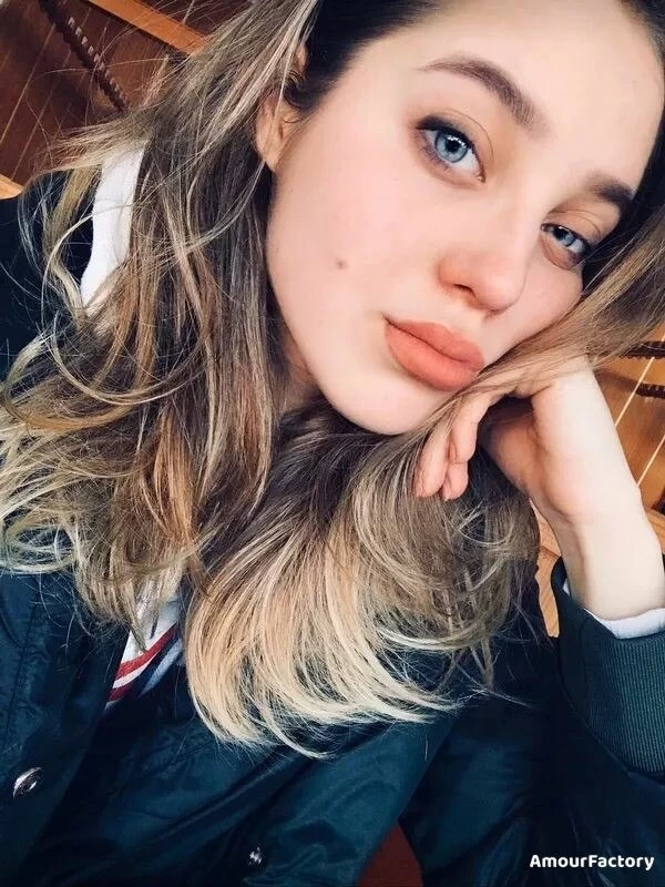 Viktoria Profile image 1