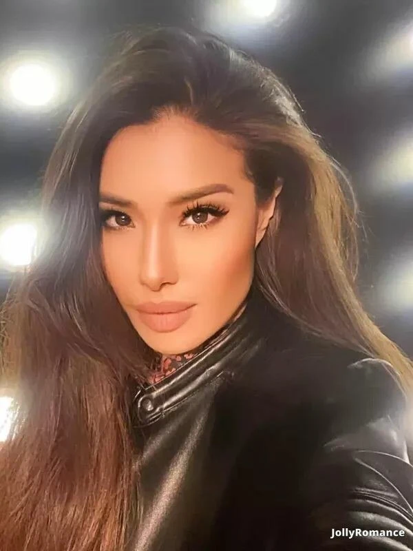 Roza Profile image 1