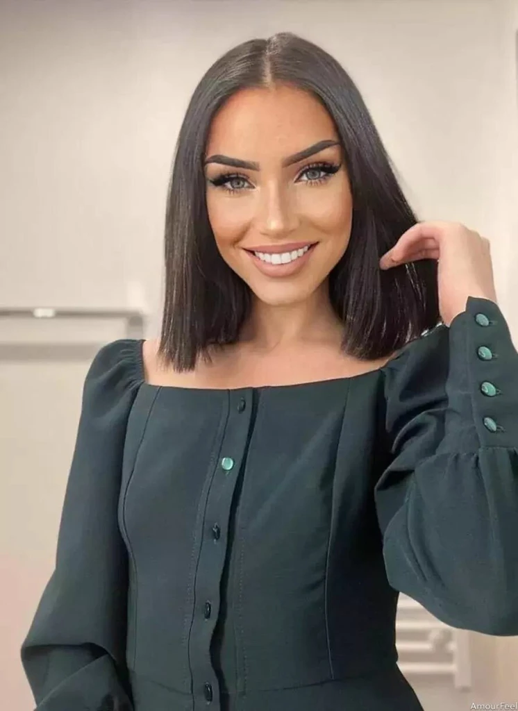 Mihaela Profile image 4