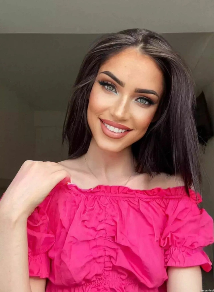 Mihaela Profile image 6