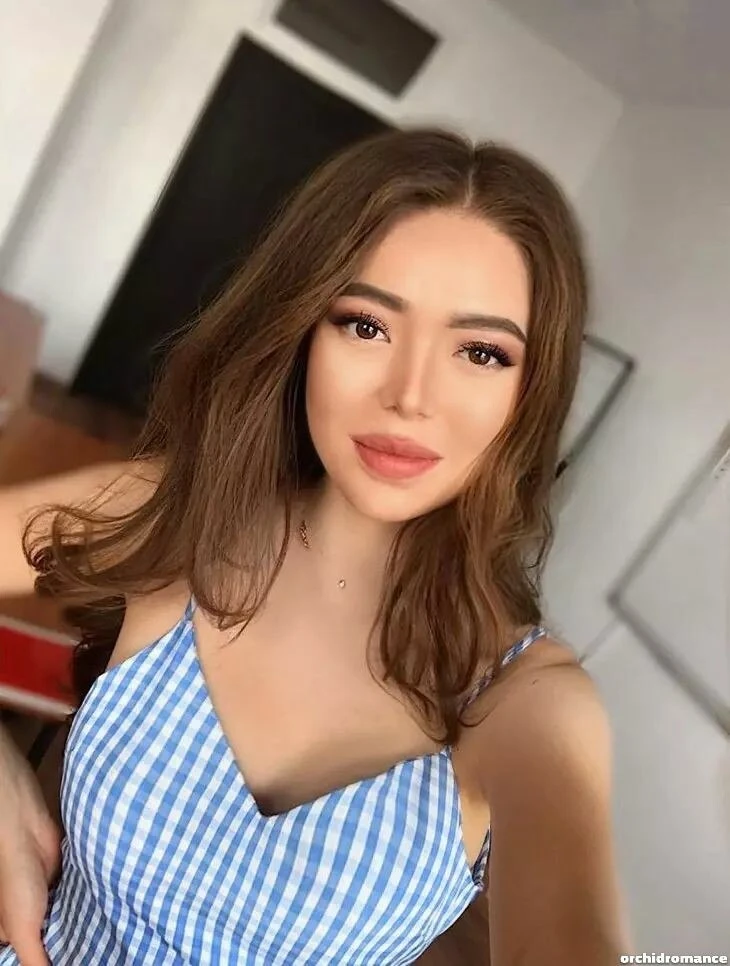 Ainura Profile image 5