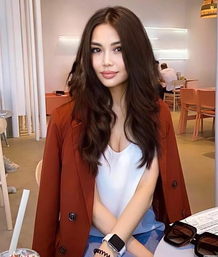 Laura Profile image 4