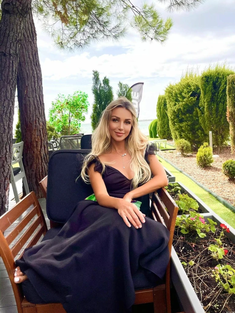 Valeriya Profile image 1