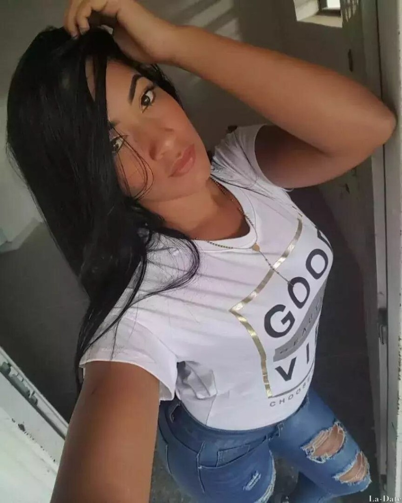 Vanessa Profile image 6