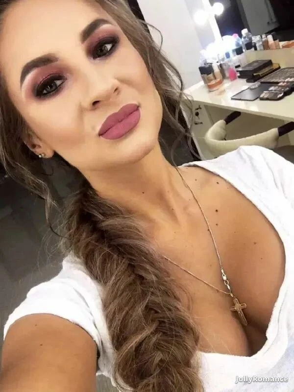 Roza Profile image 1