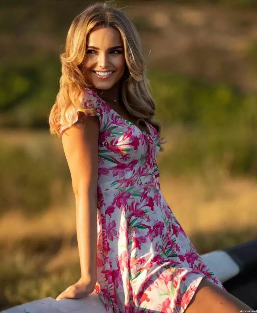 Iulia Profile image 2