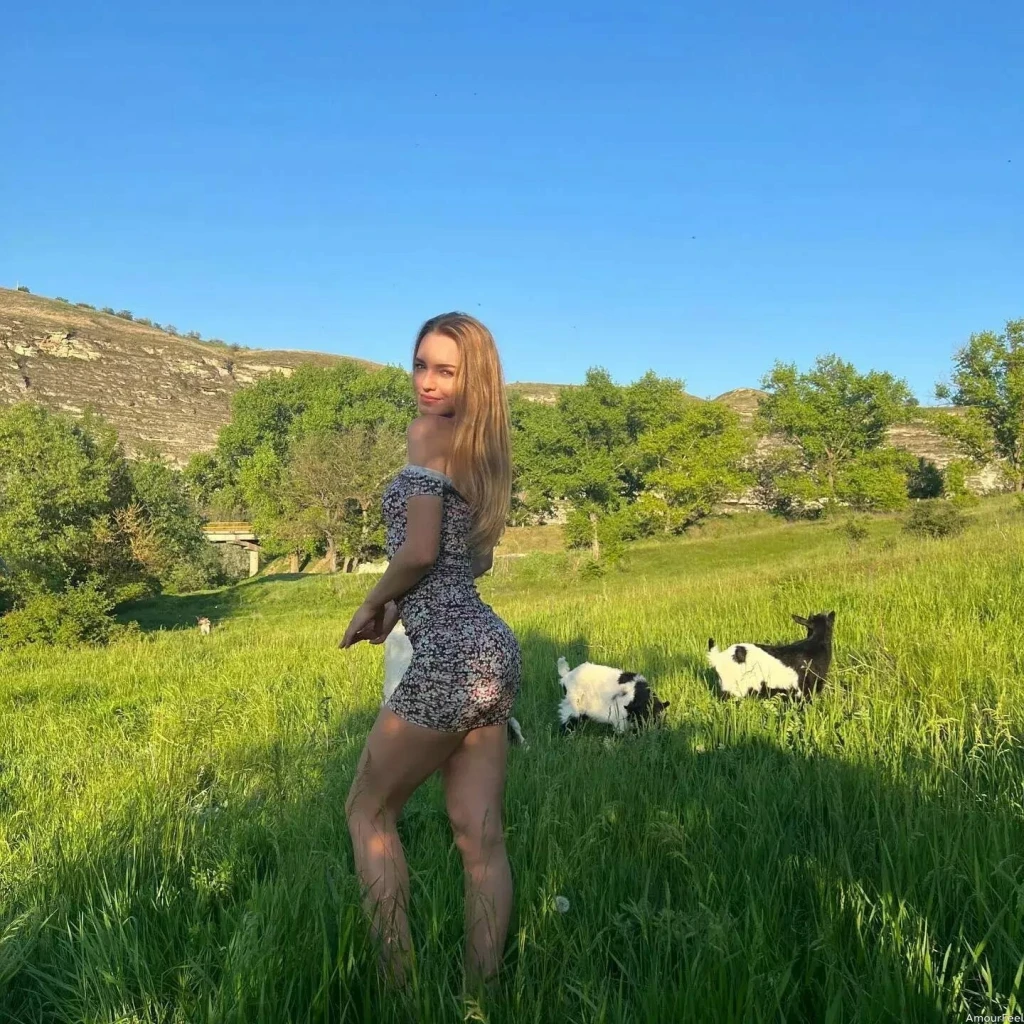 Iulia Profile image 4