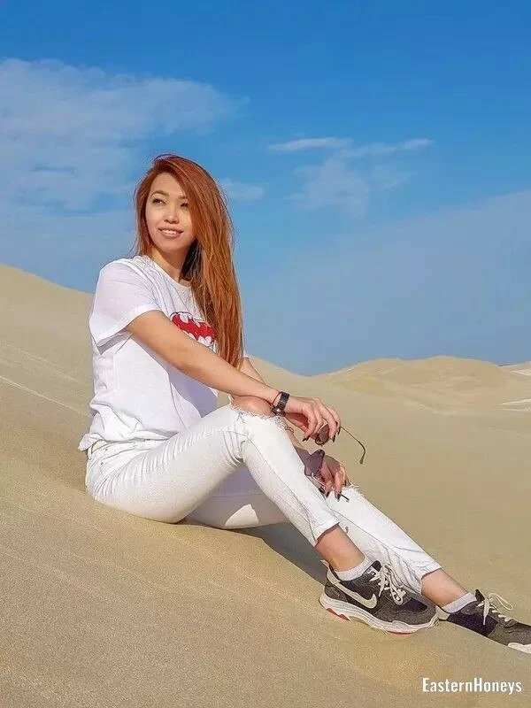 Zarina Profile image 2