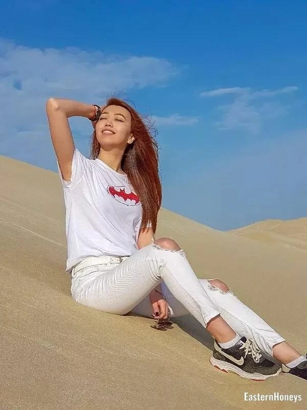 Zarina Profile image 3