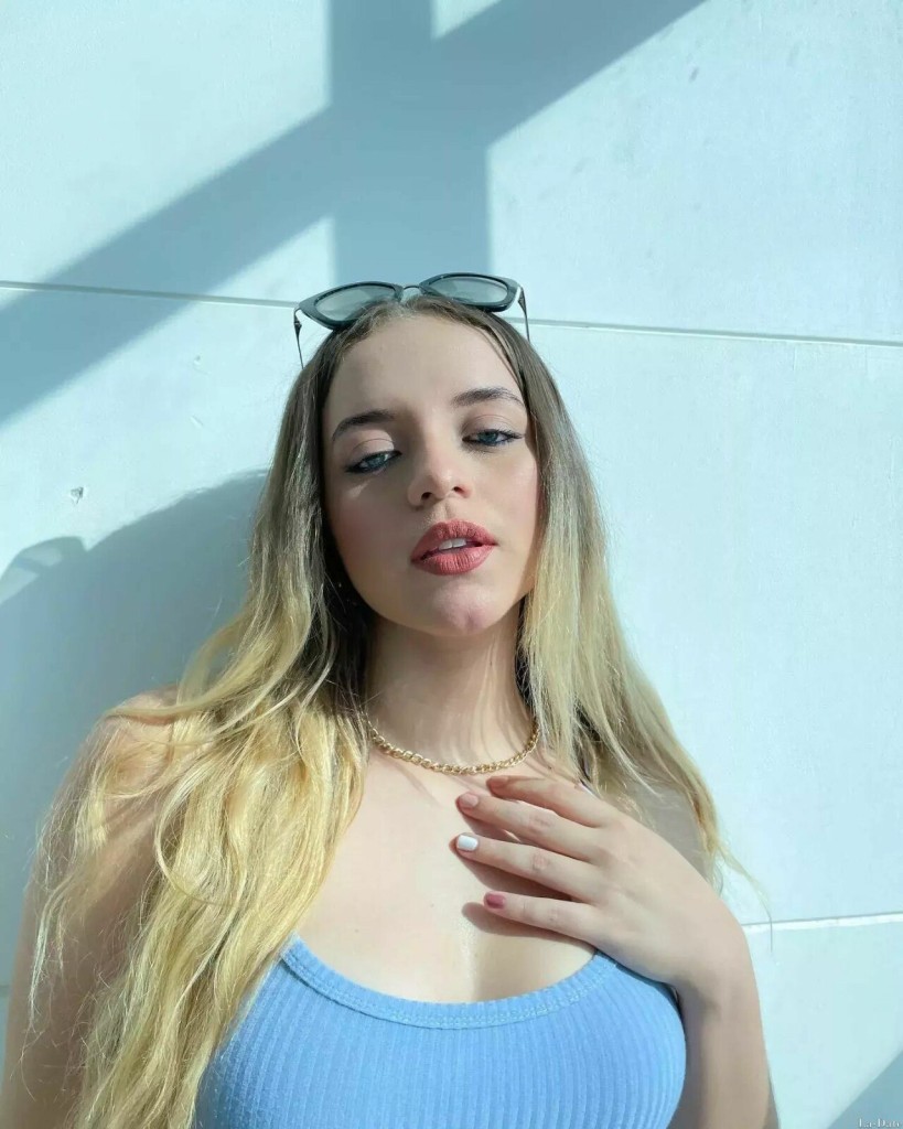 Paloma Profile image 5