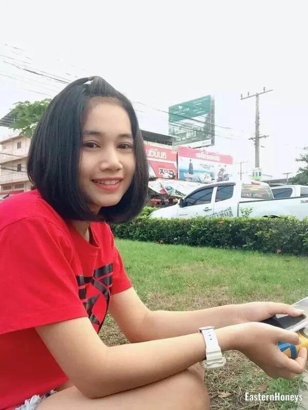 Thanya Profile image 1