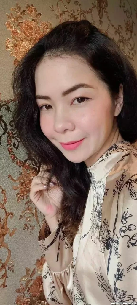 Amornrat Profile image 5