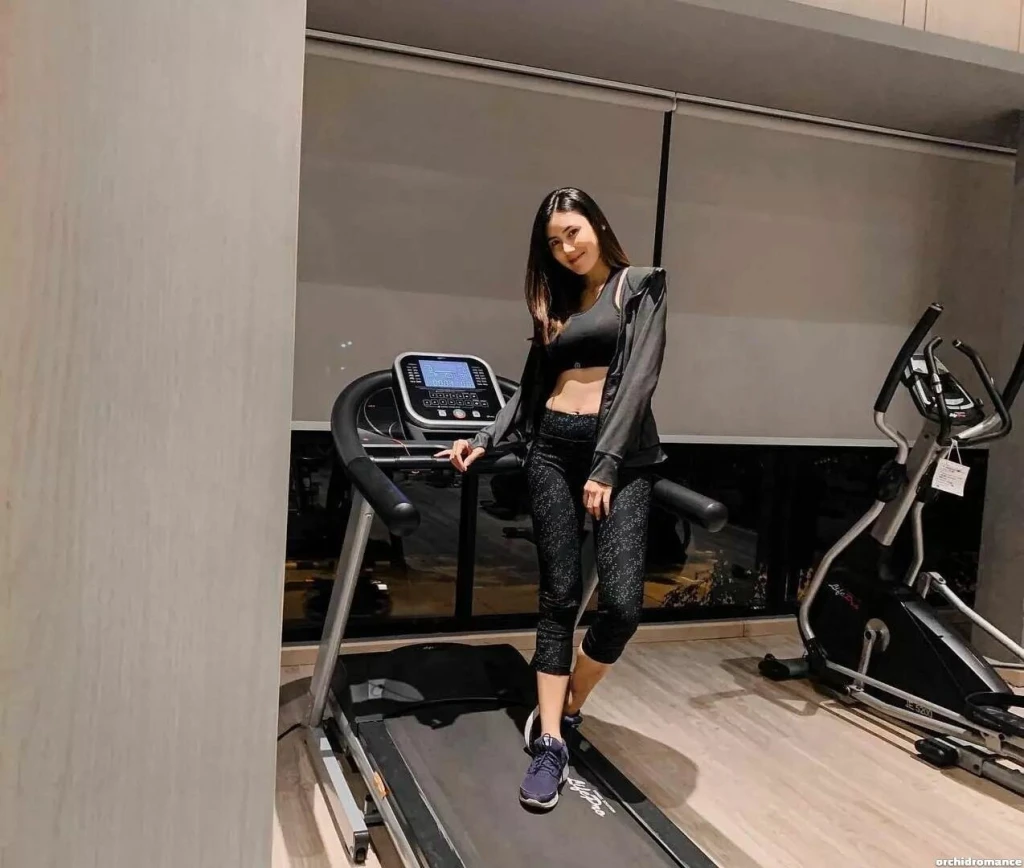 Mira Profile image 2