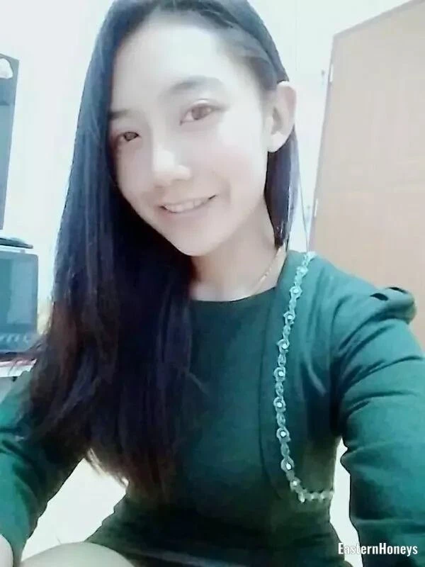 Sirinya Profile image 3