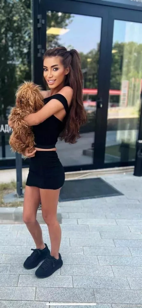 Lyudmila Profile image 3